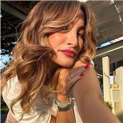 Docente di Storia dell’arte e Italiano, impartisce lezioni, dopo scuola e aiuto compiti ad alunni di elementari, medie e liceo